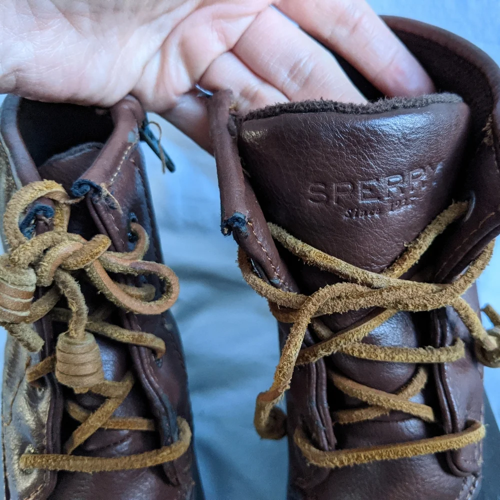 Sperry girl saltwater boots size 4